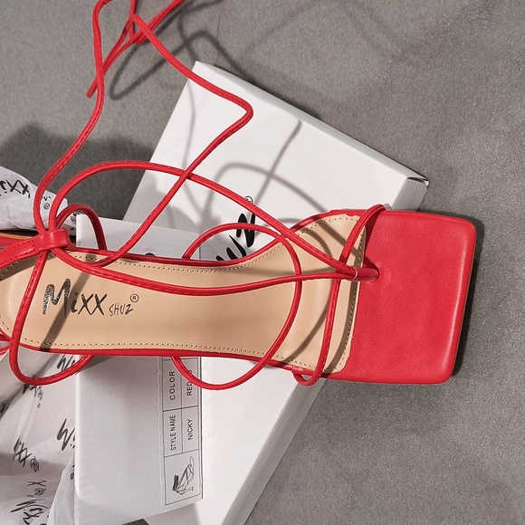 High heel sandals, strappy with ankle wrap, true red - Picture 5 of 7